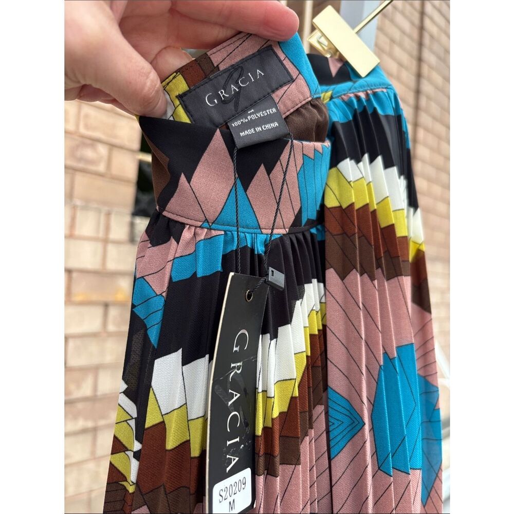 ✨NWT✨ Pleated Geometric Abstract Print Maxi Skirt Blue Pink Brown Size Medium - Picture 5 of 6